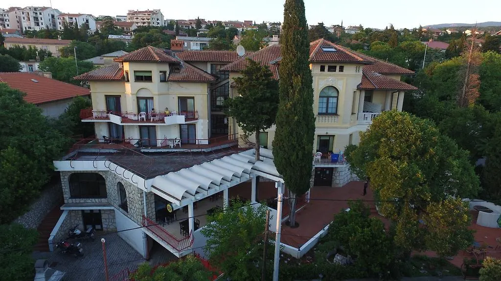 Pansion Ruza 3*, Novi Vinodolski